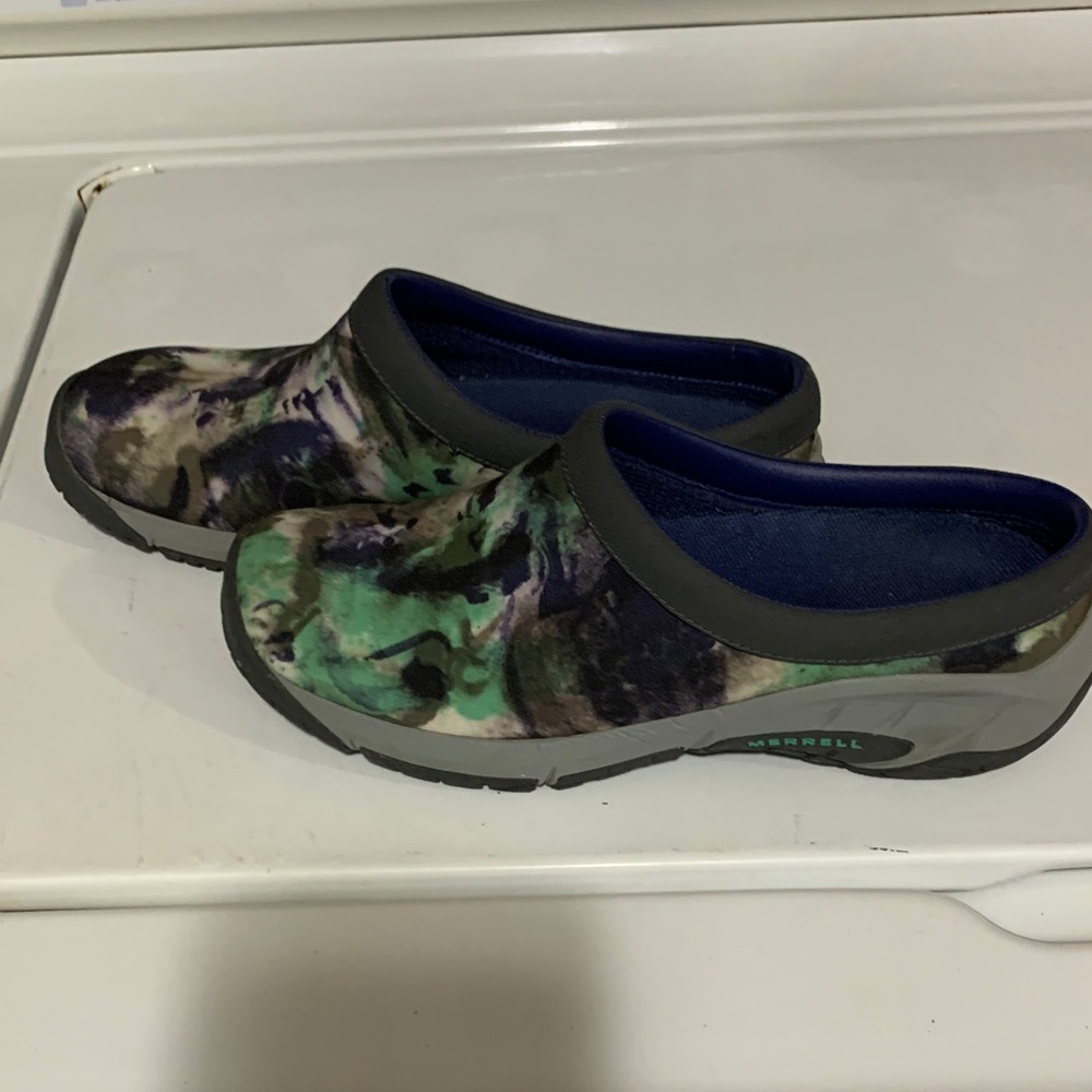 Merrell Multicolor Slip-On Clogs - Picture 9 of 10